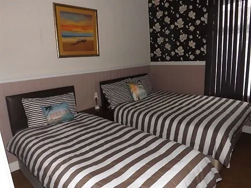 Thistle Dhu Guest House Blackpool 3*,